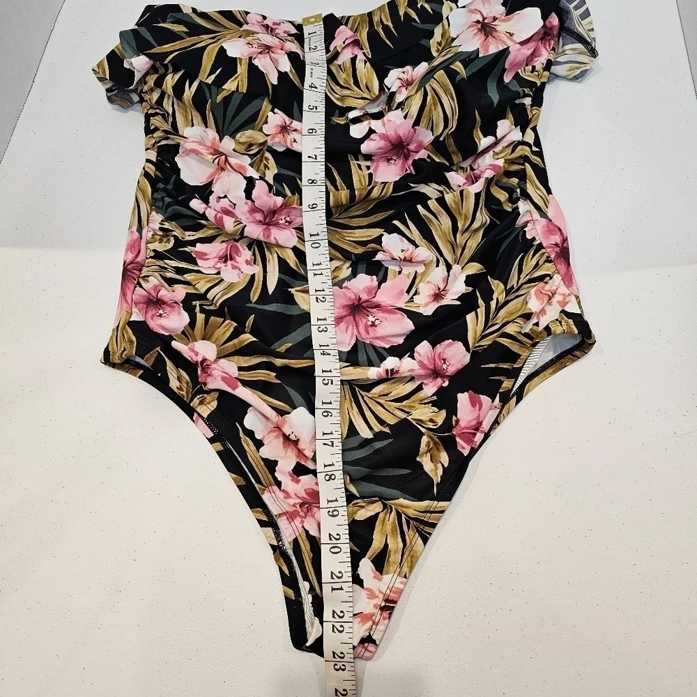 Kona Sol Floral Swimsuit Women's Size 14 Floral Slimming Rouched Beach - Picture 6 of 6